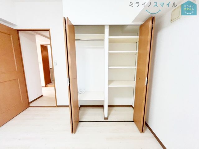 全居室収納あり。それぞれのお部屋にスペースがあるのでプライベートな荷物でも身近に置くことが出来ます。