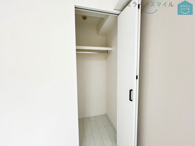 全居室収納あり。それぞれのお部屋にスペースがあるのでプライベートな荷物でも身近に置くことが出来ます。