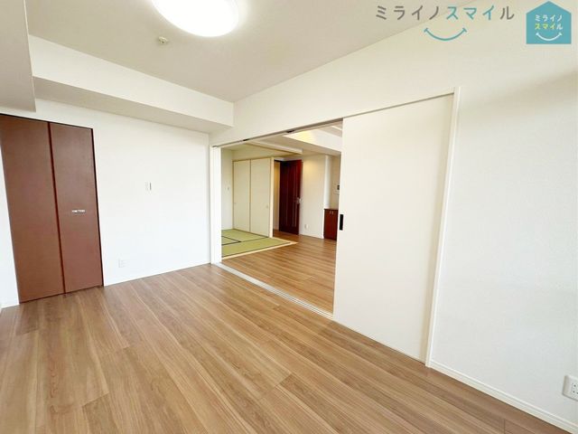 お掃除もラクチンなフローリングのお部屋です！夏場に心地良いひんやり感はフローリングならではです♪