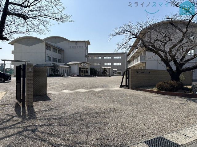 安城市立安城西中学校 徒歩36分。 2860m