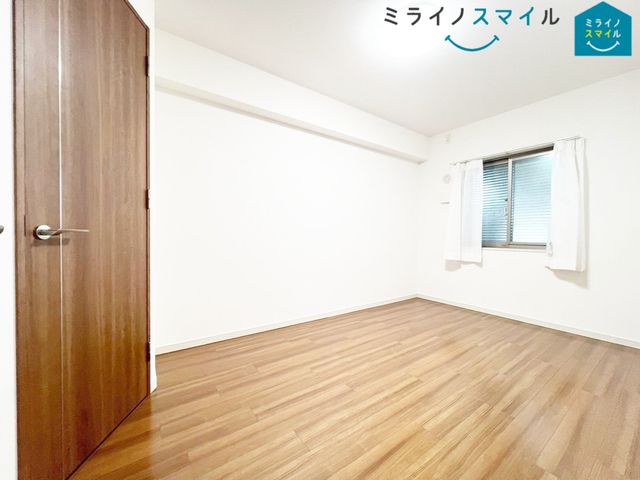 お掃除もラクチンなフローリングのお部屋です！夏場に心地良いひんやり感はフローリングならではです♪