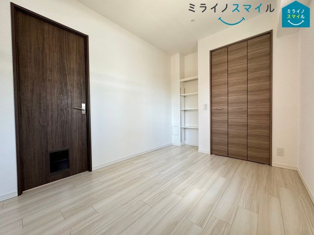 お掃除もラクチンなフローリングのお部屋です！夏場に心地良いひんやり感はフローリングならではです♪