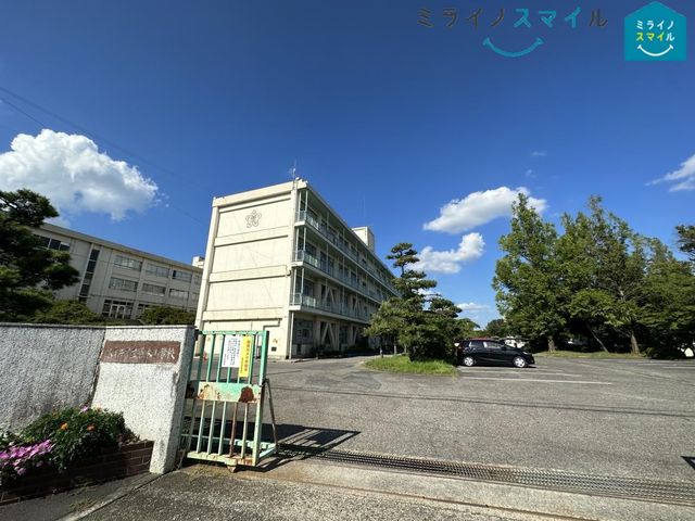 春日井市立篠木小学校 徒歩10分。 870m