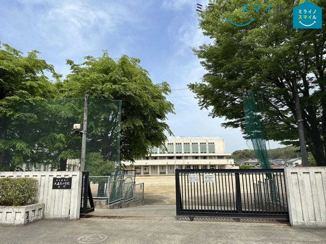 名古屋市立大森北小学校 徒歩14分。 1090m