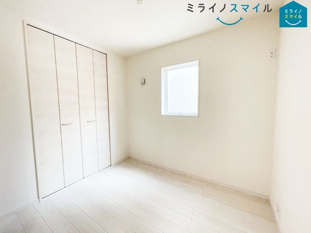 お掃除もラクチンなフローリングのお部屋です！夏場に心地良いひんやり感はフローリングならではです♪（1号棟）