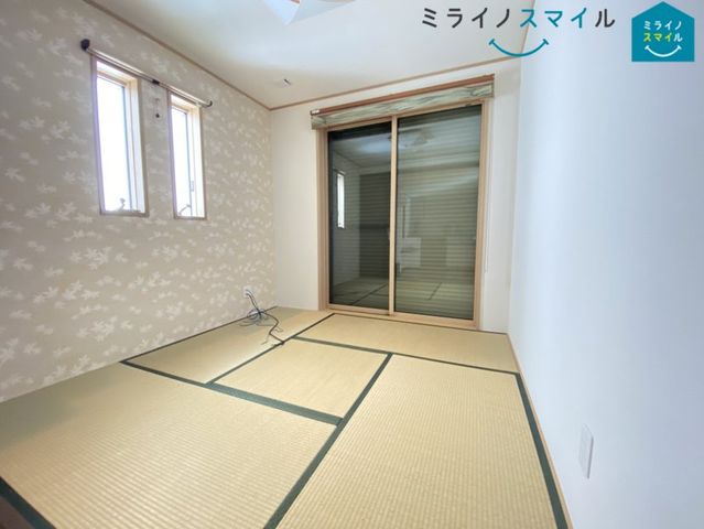 お掃除もラクチンなフローリングのお部屋です！夏場に心地良いひんやり感はフローリングならではです♪